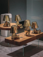 Lampe de chevet tactile dorée en forme de bonhomme - Image 6