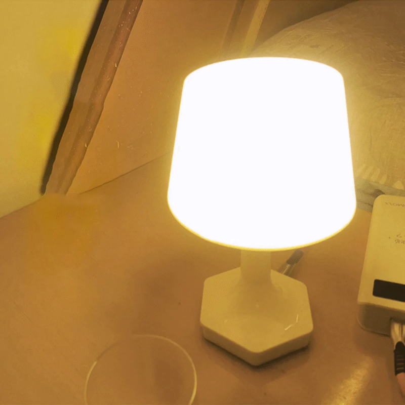 Lampe de chevet blanche petite et rechargeable - Image 3