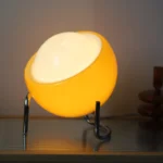 Lampe de table œuf en verre design rétro - Image 2