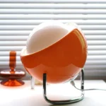 Lampe de table œuf en verre design rétro