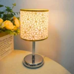 Lampe de table moderne en métal et abat-jour textile – Image 7