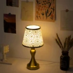 Luminaire de table rétro en dentelle dorée à éclairage tricolore