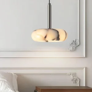 Luminaire suspendu en marbre sculpté