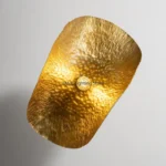 Luminaire suspendu doré moderne en cuivre martelé – Image 6