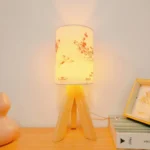 Lampe de table en bois et tissu à lumière douce pour chambre