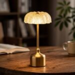 Lampe de table sans fil dorée LED tactile – Image 3