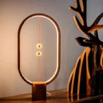 Lampe de table magnétique Heng balance en bois