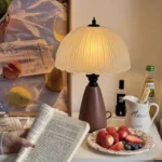 Lampe de chevet vintage en verre plissé – Image 2