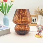 Lampe de table champignon en verre ambré